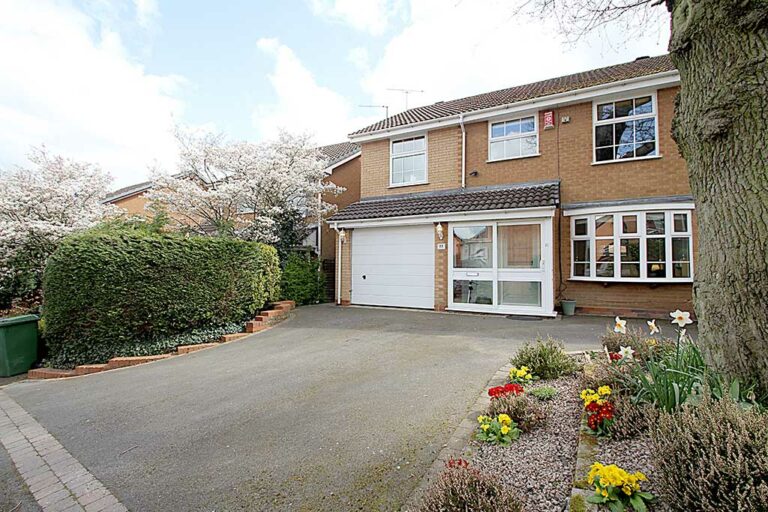 Foxes Way, Balsall Common £450,000