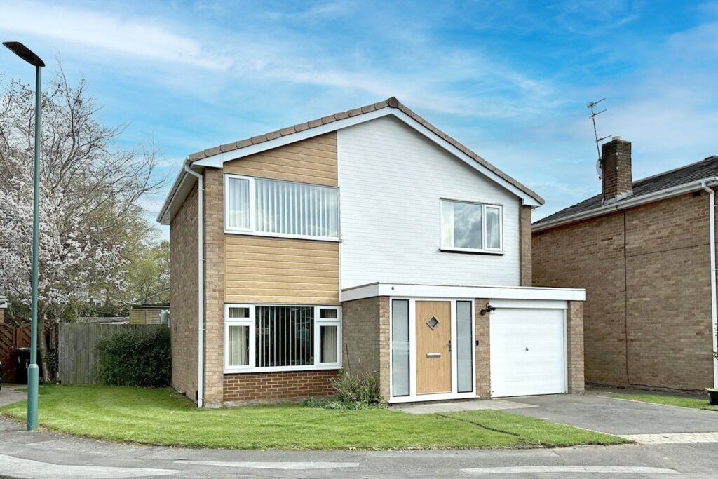 Chapel Drive, Balsall Common, Coventry, West Midlands, CV7 7EQ