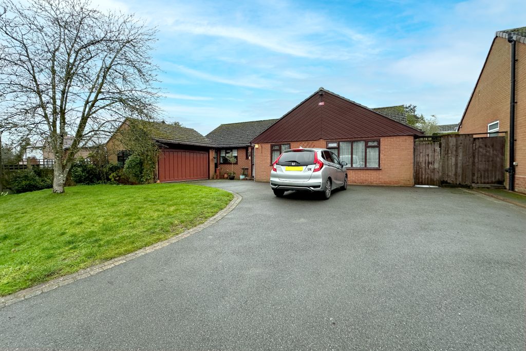 Tudor Close, Balsall Common, CV7
